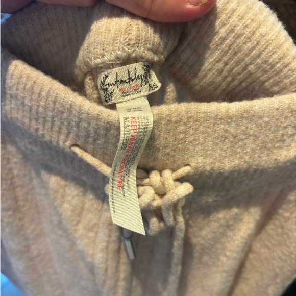 Free People Around the Clock Jogger in Oatmeal - Picture 4 of 5